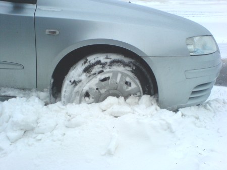 Auto im Schnee